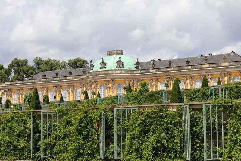 5h Potsdam private tour with Guide, Chauffeur & Photographer - FAQ