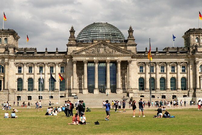 5hours: Guide, Chauffeur & Photographer in Berlin private Tour - Who Is This Tour Best For?
