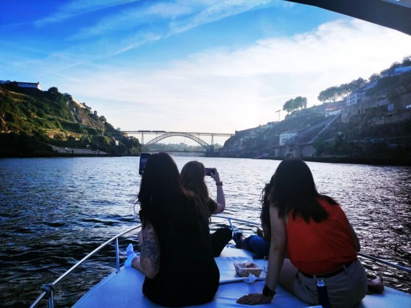 6 Bridges, Not Shared Boat Tour 1h30m, group price up to 6px - Who Would Love This Tour?