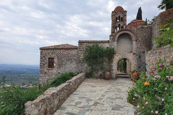 6 Day Private Tour Peloponnese & Meteora to Mythical Paths - Who Should Consider This Tour?