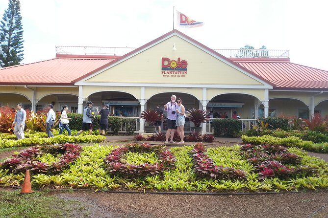 6-Hour Private Customized Luxury Convertible Tour of Oahu's North Shore - Nature, Plantations, and Local Flavors