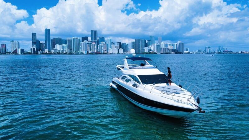 70ft Azimut available in Miami for up to 13 people. - The Itinerary and Experience Breakdown