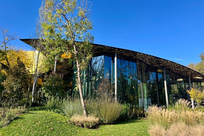 8-hour private Budapest city tour by car / minivan - The Price and Value