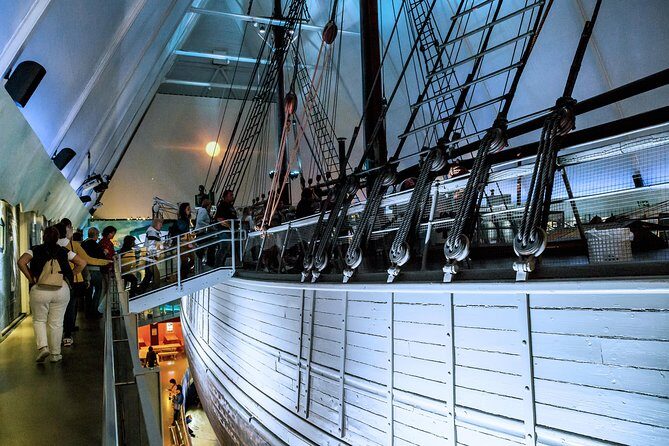 8 hours Full-Day Exclusive Oslo Tailormade Guided Limo Tour - Who Would This Tour Suit Best?