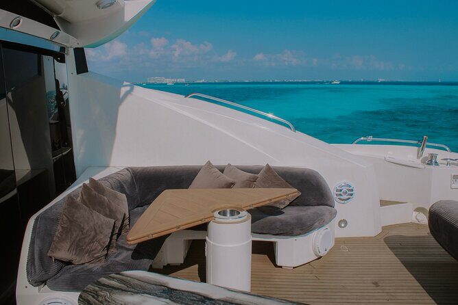 82 Feet Mega Yacht Rental up to 15pax in Cancun - Pros