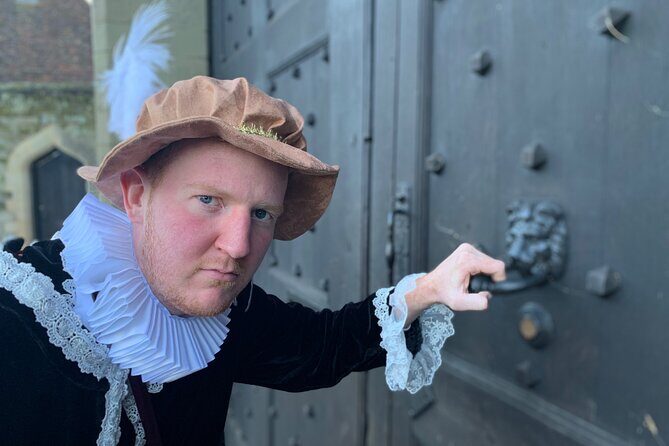 A Historical tour of Warwick with Queen Elizabeth's Secret Lover - A Closer Look at the Itinerary