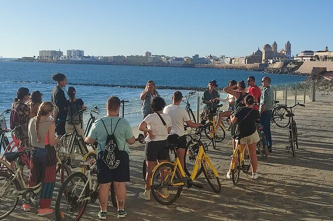 A private stroll cycling around Cádiz + bike rental - What’s Included and How it Works