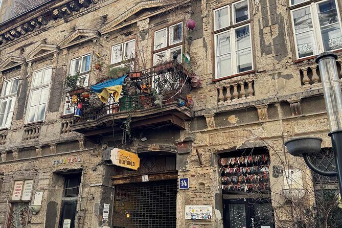 A Self-Guided Tour Through Budapest's Jewish Quarter - A Detailed Look at the Tour Experience