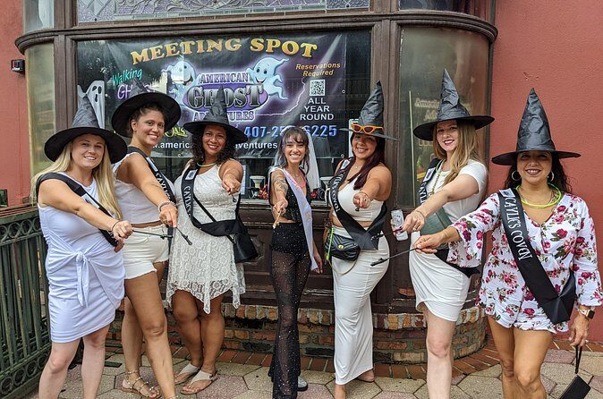 A Toast to the Ghost Haunted Pub Crawl in Downtown Orlando - Real Traveler Insights