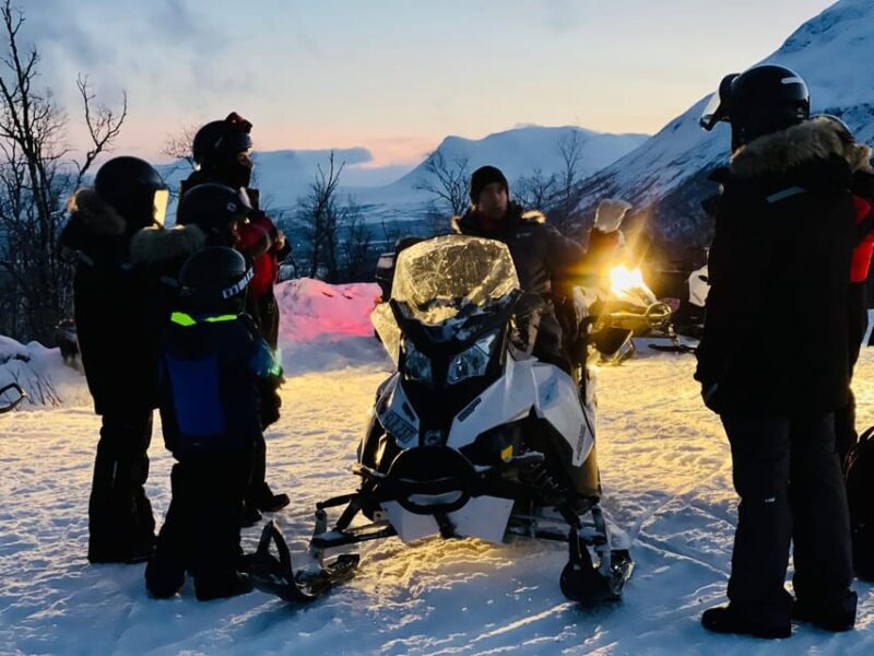 Abisko/Björkliden: Panorama Snowmobile Tour with Snacks - What the Experience Looks Like
