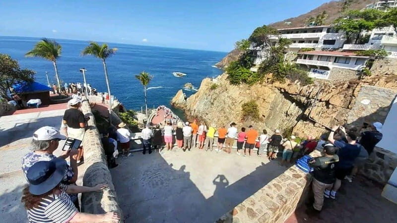 Acapulco: Express Cliff Diving Show Tour - Frequently Asked Questions