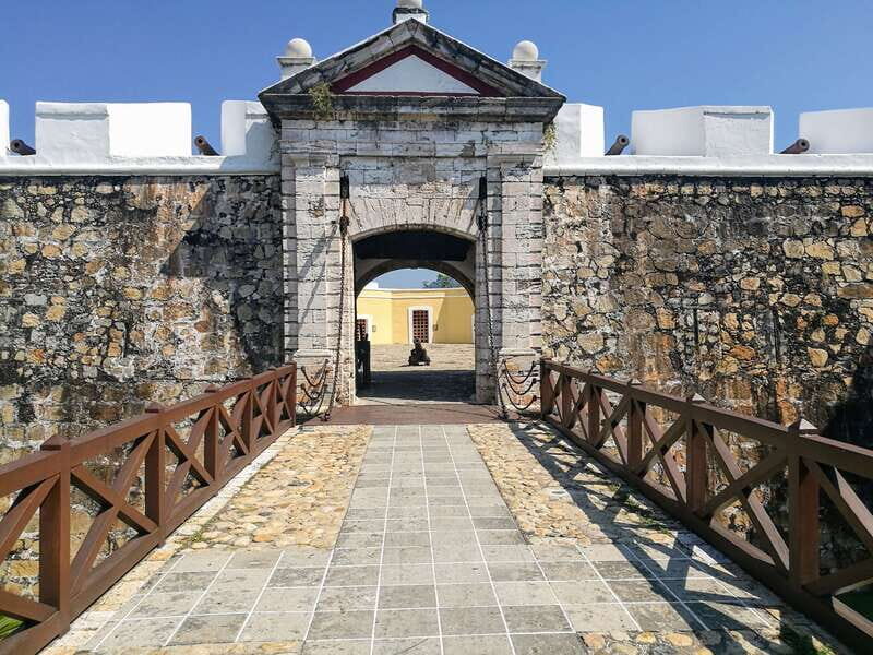 .Acapulco History Cultural Tour & Cliff Divers Show w/Lunch - Price and Value Analysis