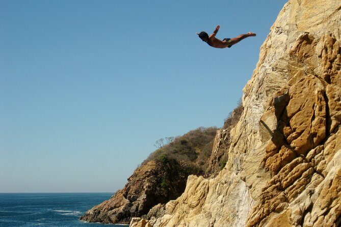 Acapulco Unveiled: Culinary Secrets, Cliff Divers & Market Magic - FAQs