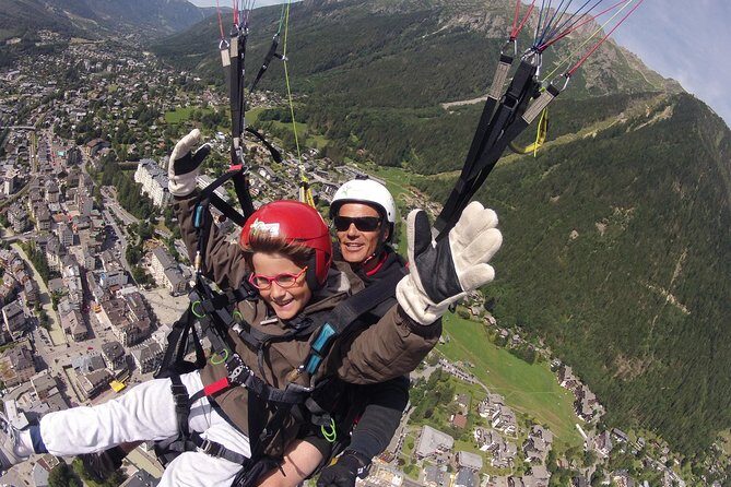 Acrobatic Paragliding Tandem Flight over Chamonix - Key Points