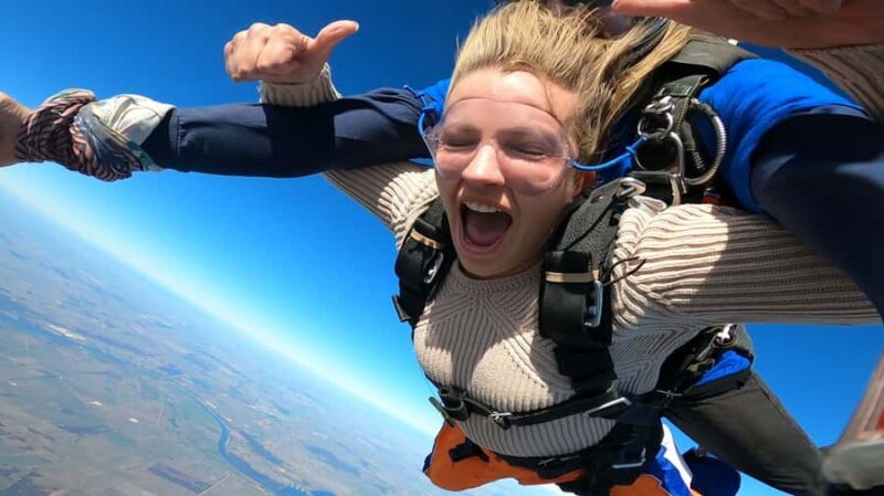 Adelaide: Tandem Skydiving over Lake Alexandrina - The Experience in Detail