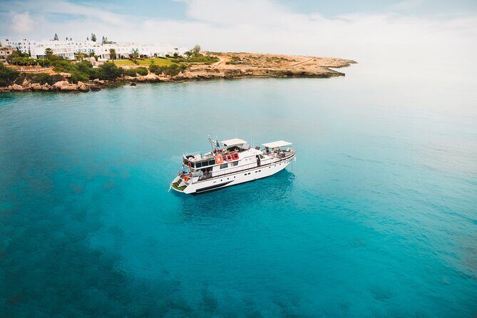 ADULTS 16+ LUXURY YACHT - from Protaras Cypriot lunch & 1 drink - What the Reviews Say
