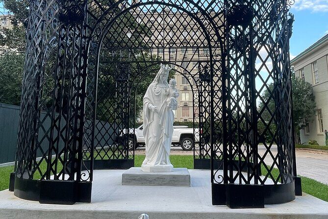 Adults-Only Garden District Cemetery Anne Rice True Crime Tour - Key Points