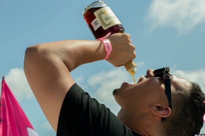 Adults only Hip Hop Sessions Boat Party Cancun - The Vibe & Crowd