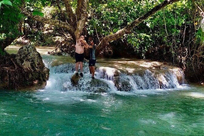 Adventure between Waterfalls and Jungle Private Service - Key Points