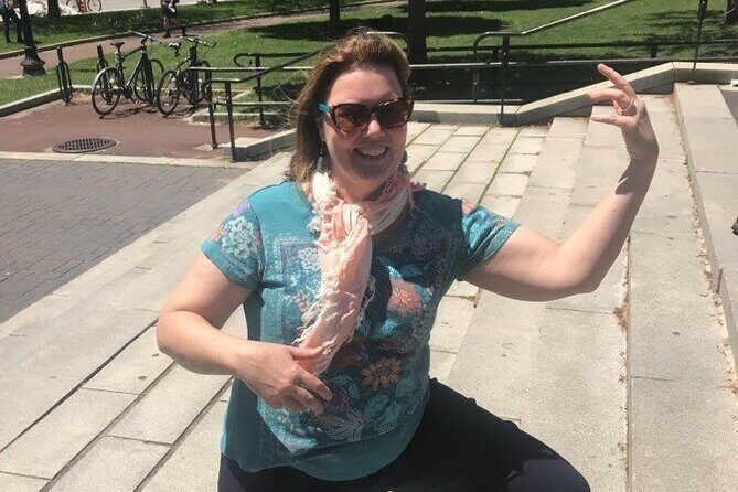 Adventurous Scavenger Hunt in Lansing by Wacky Walks - Who Will Love This?