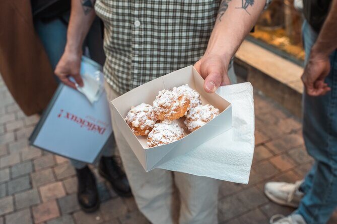 Afternoon Food Tour in Bordeaux : Local delicacies - Exploring Bordeaux with the Afternoon Food Tour: A Friendly Guide to Local Flavors and Hidden Gems