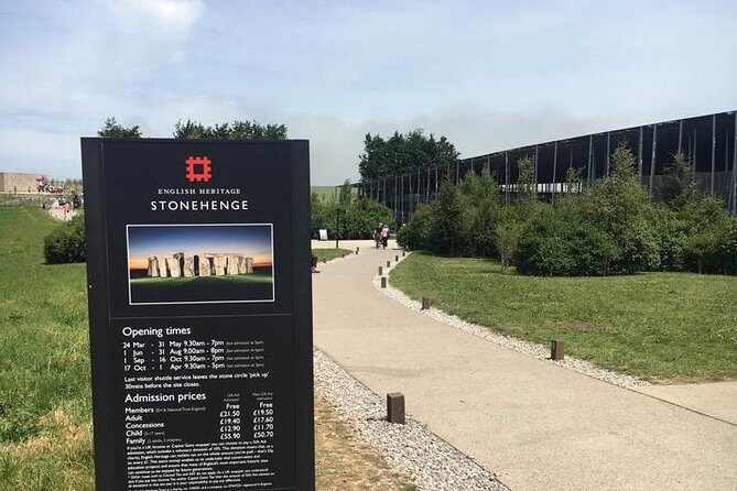 Afternoon Trip London to Stonehenge in a Private Vehicle - The Detailed Experience