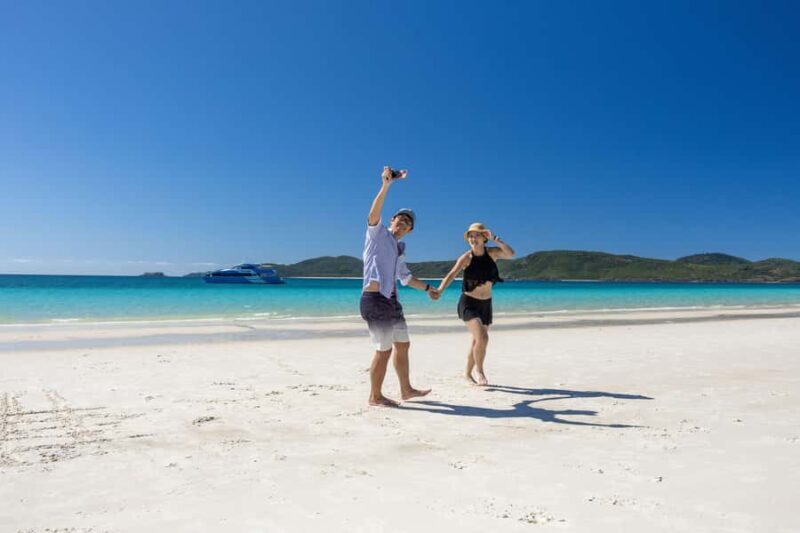 Airlie Beach: Hill Inlet Lookout and Whitehaven Beach Cruise - Food, Drinks, and Onboard Comfort