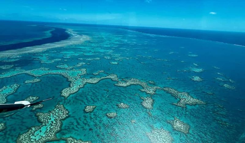 Airlie Beach: Whitsundays & Great Barrier Reef Scenic Flight - Heart Reef: Spotting the Iconic Shape