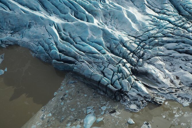 Airplane flight over glacier lagoons and Iceland's highest peak - How the Experience Comes Together