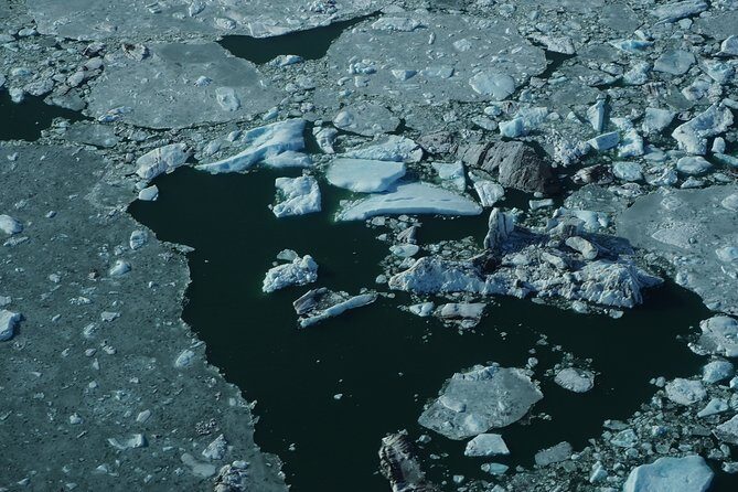 Airplane flight over glacier lagoons and Iceland's highest peak - Who Is This Tour Best For?