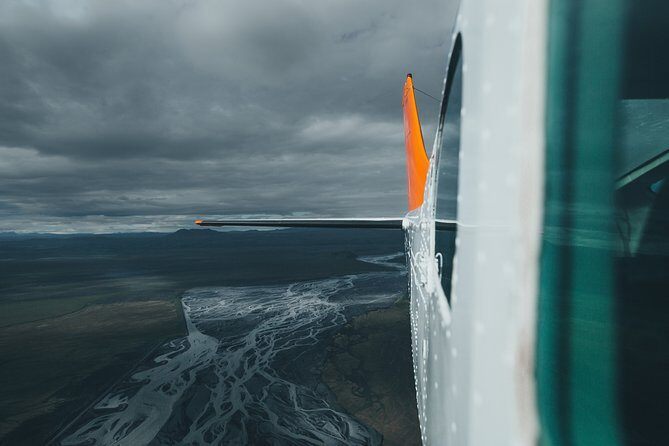 Airplane tour over black sands and riverbeds from Skaftafell - A Closer Look at the Experience