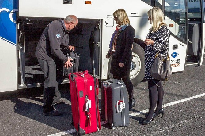 Airport Express Shared Departure transfer from Reykjavik City to Keflavik Airport - An Honest Look at the Reykjavik to Keflavik Airport Transfer