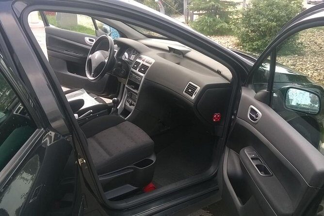 Airport Transfer in Belgrade, Serbia - How the Experience Unfolds: A Typical Journey