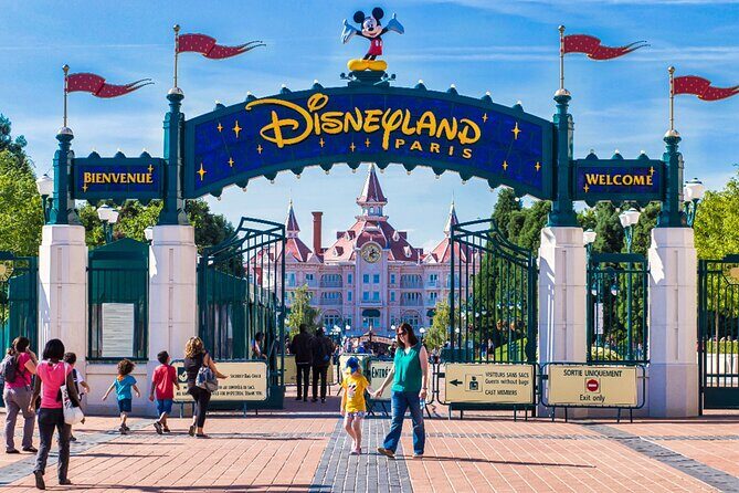 Airport Transfer Paris - Disneyland - Minivan 1-8 Passengers - What You Can Expect from This Airport to Disneyland Transfer