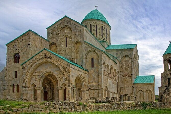 Airport Transfer: Tbilisi to Tbilisi Airport TBS by Standard Car - Who Should Consider This Service?