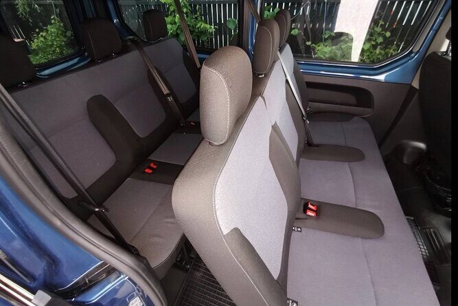 Airport Transfer with Mini-van for 8 passangers - Meeting Point and Accessibility