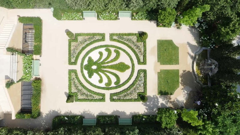 Aix-en-Provence: Caumont - Centre d'Art + Exposition - Key Points