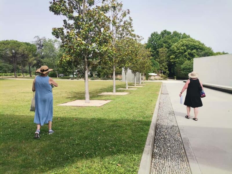 Aix en Provence: Discovery of Prestigeous Wineries and Art - An In-Depth Look at the Tour