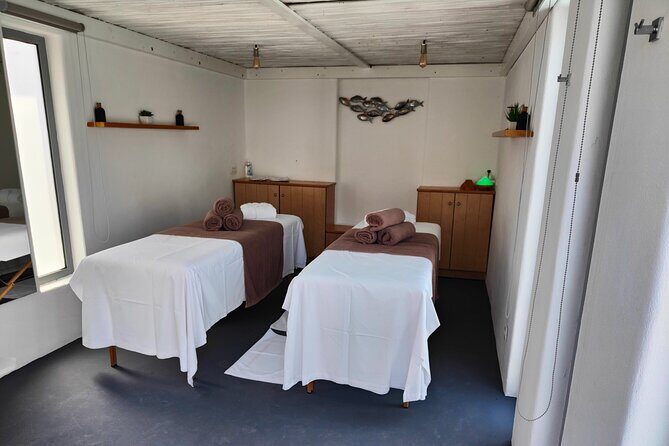 Akrotiri: Spa break for 3-4 friends, Pool access, wine & fruits - Key Points