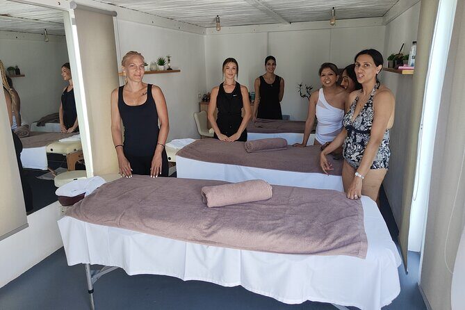 Akrotiri: Spa break for 3-4 friends, Pool access, wine & fruits - Real Experiences from Travelers