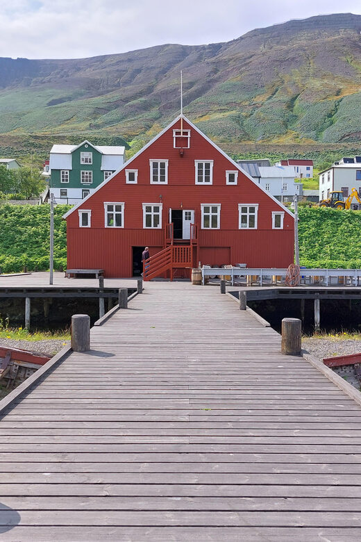 Akureyri-Siglufjörður; Half day to the arctic coastline - Key Points