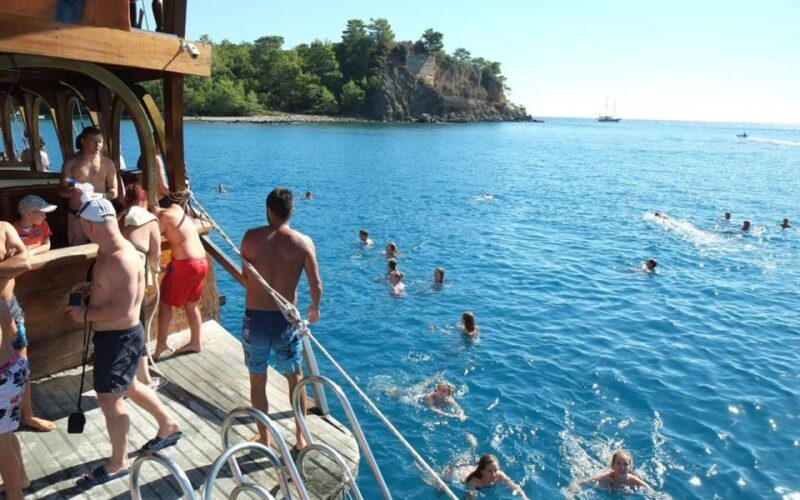 Alanya Catamaran Boat Trip with Swim Stops & Sunbathing - Final Word