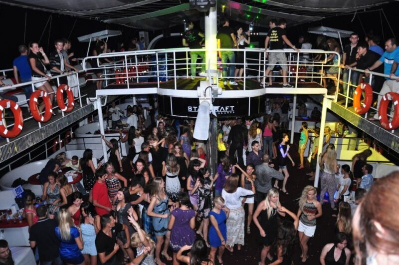 Alanya: Disco Boat Tour with Foam Party and Unlimited Drinks - Key Points