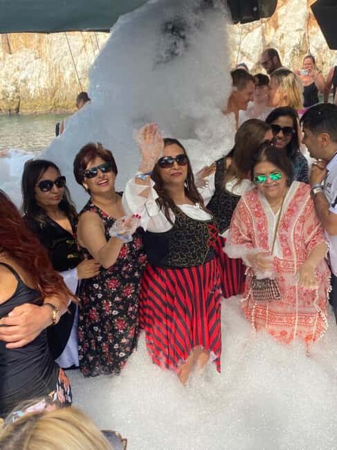 Alanya Pirate Boat: Lunch, Disco & Foam Party Included - Key Points