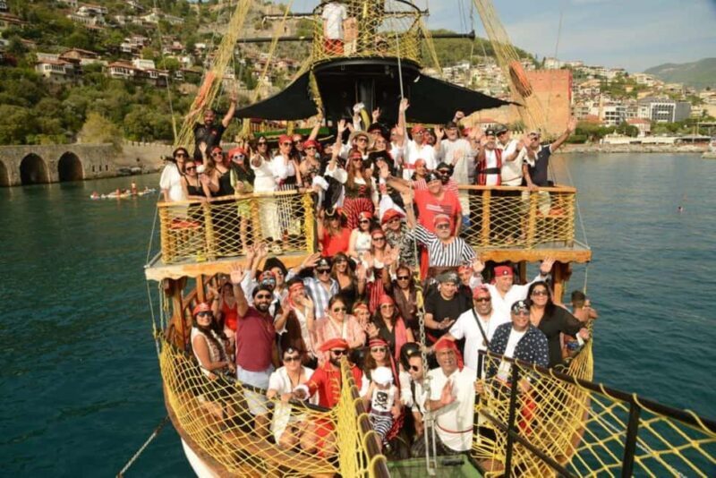 Alanya Pirate Boat: Lunch, Disco & Foam Party Included - What Is the Alanya Pirate Boat Tour Really Like?