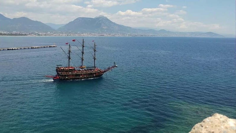 Alanya: Pirate Boat Party with Foam, Disco, Lunch & Drinks - What to Expect on This Pirate Boat Adventure