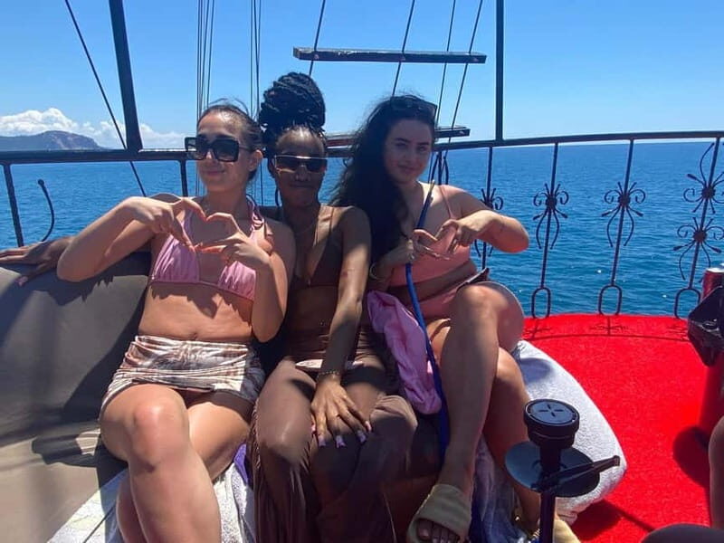 Alanya: Pirate Boat Tour with Lunch & Unlimited Soft Drinks - What to Expect on the Pirate Boat Tour