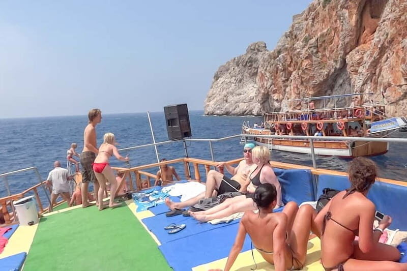 Alanya: Pirate Boat with Transfer, Lunch & Unlimited Drinks - FAQ