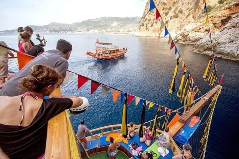 Alanya: Pirates Boat Trip with Lunch and Hotel Pickup - A Friendly Look at the Experience