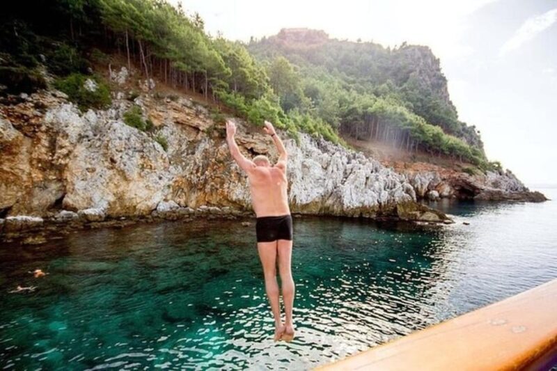 Alanya: Pirates Boat Trip with Lunch and Hotel Pickup - Who Is This Tour Best For?